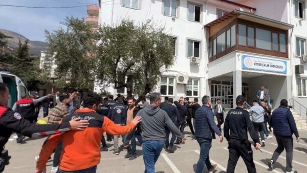 Değerli kardeşim farkında mısın?