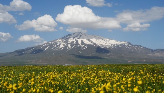 Milân Dağı’ndan, Süphan Dağı eteklerine bir yolculuk